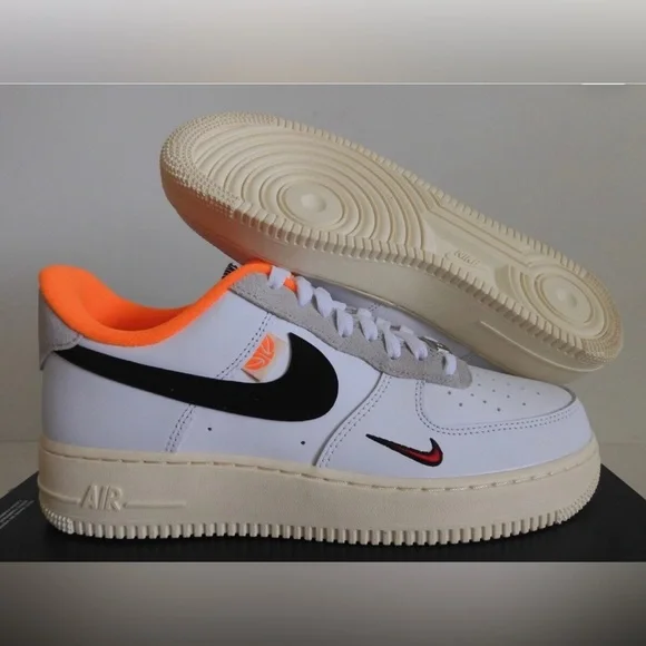 Air Force 1 - Picture 1 of 7